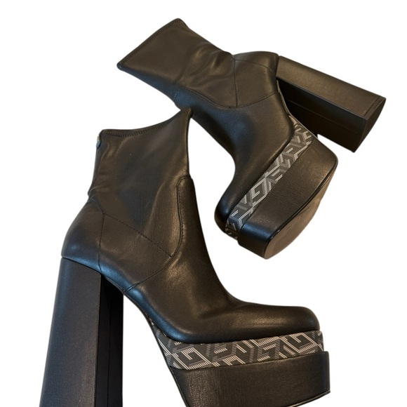 GUESS Caballa Black Platform Block Heel Stretch Upper Boots Size 10 NEW - Picture 11 of 16